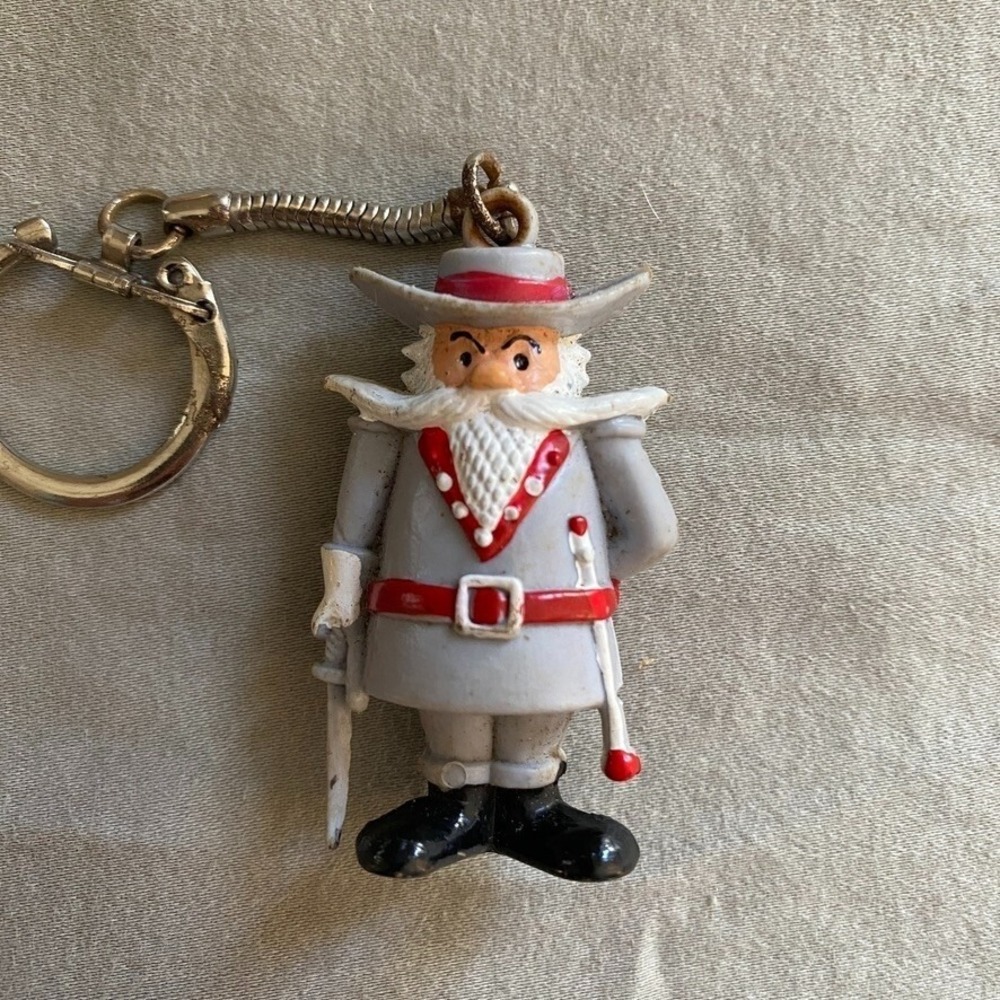 Set‎ of (2) Vtg Keychains Southern General & Die Cast Mini Cannon Key Rings